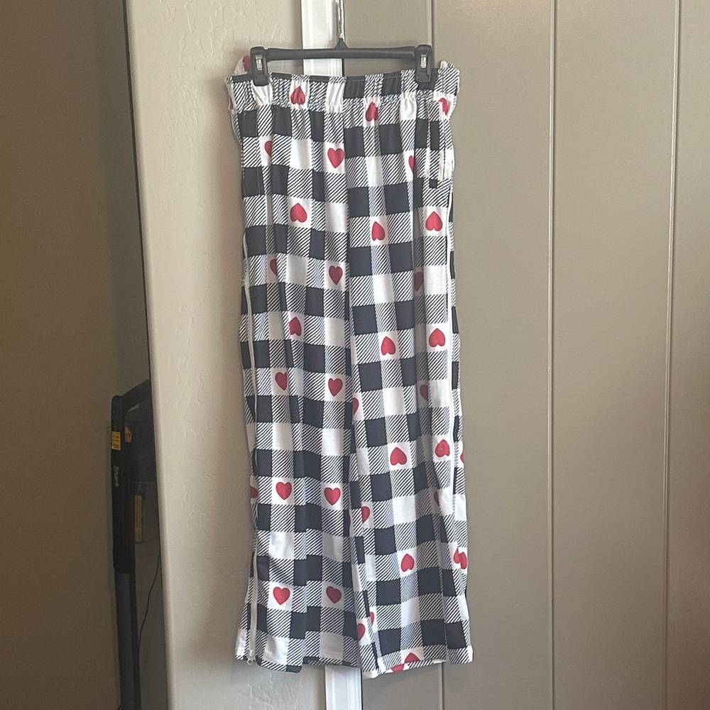 Stylish Checkered Joggers with Heart Details